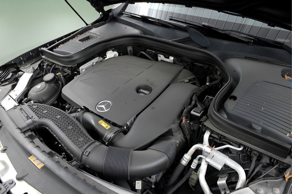 Used 2021 Mercedes-Benz GLC 300 image 34