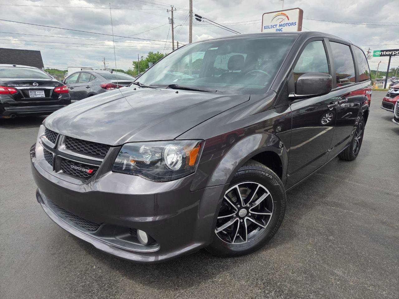 Used 2019 Dodge Grand Caravan GT image 2
