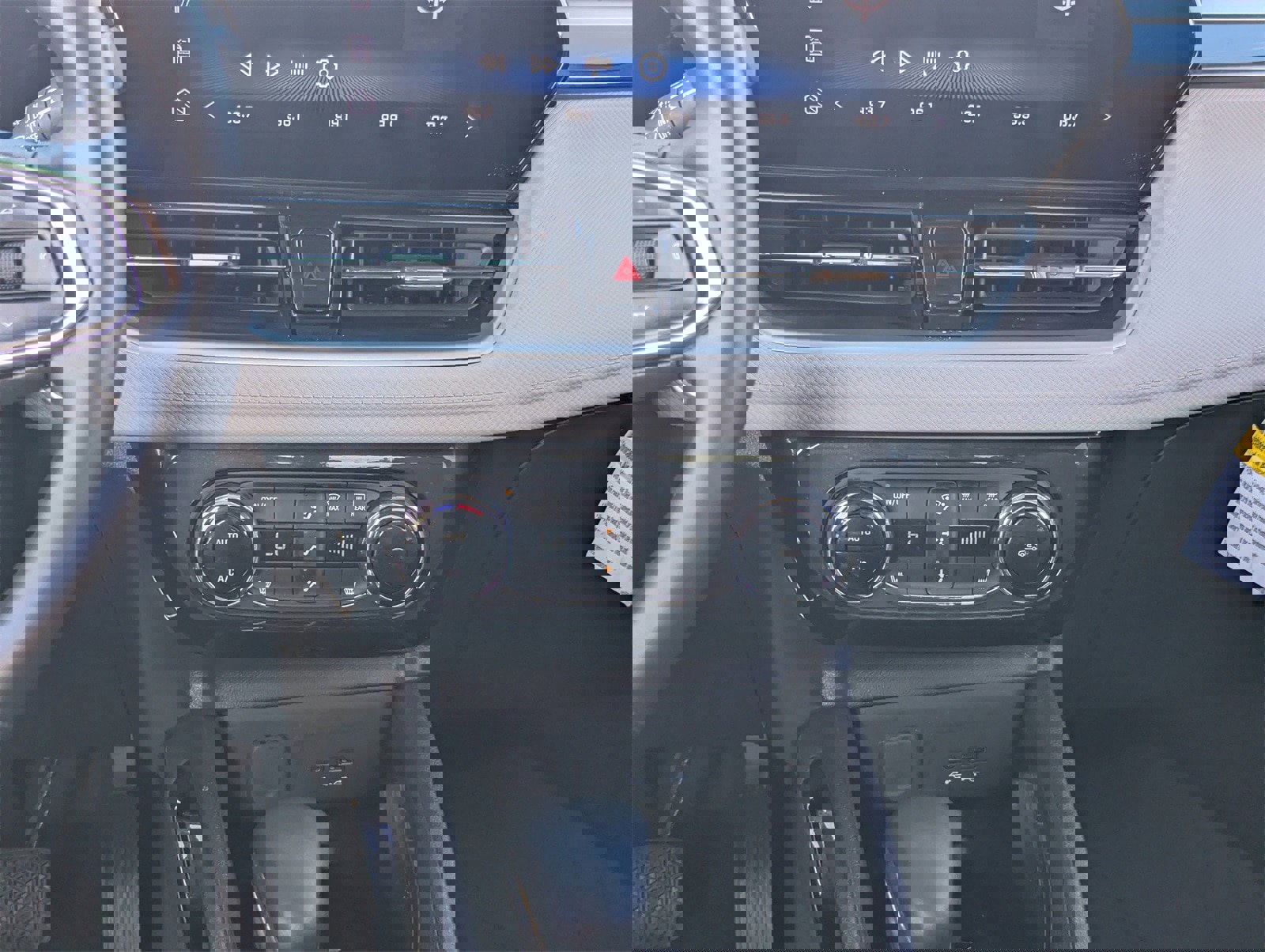 Used 2025 Chevrolet TrailBlazer LT w/ Convenience Package image 20