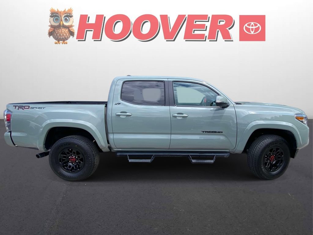Used 2022 Toyota Tacoma TRD Sport w/ Technology Package RWD image 2