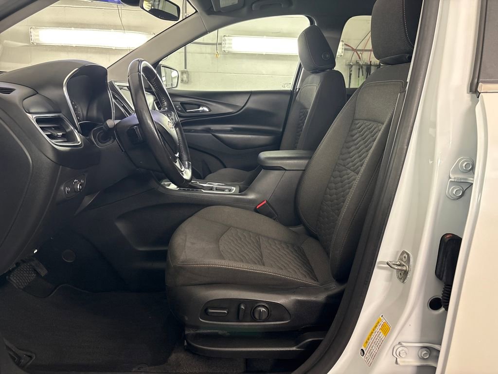 Used 2021 Chevrolet Equinox LT image 25