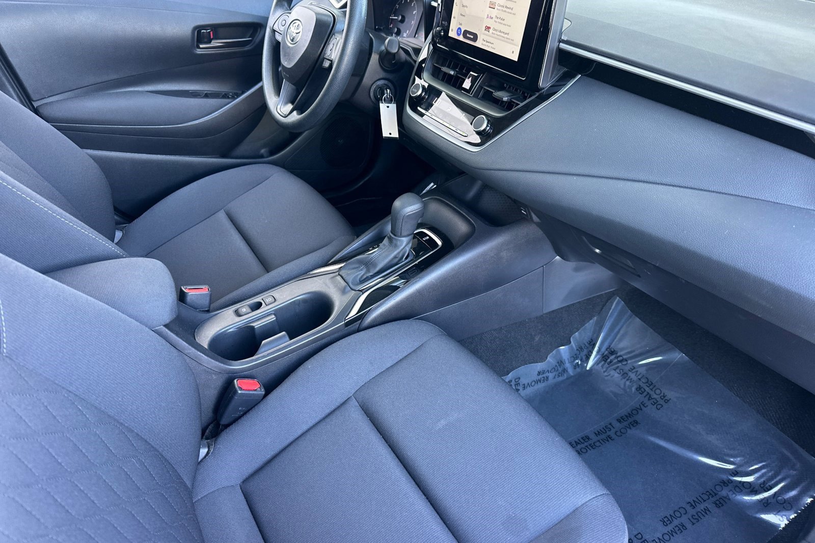 Used 2025 Toyota Corolla LE FWD image 31