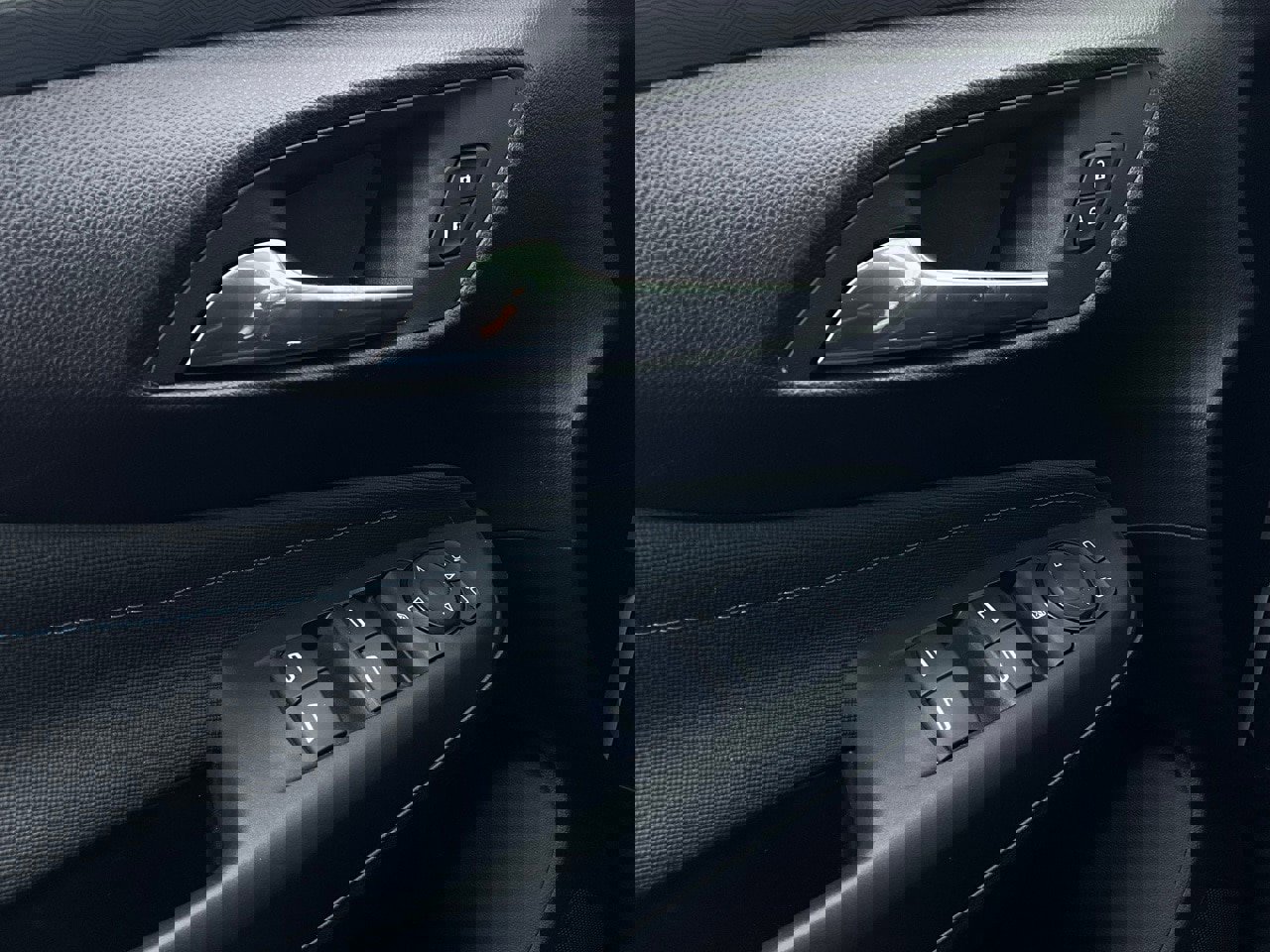 Used 2025 Buick Envista Sport Touring image 18