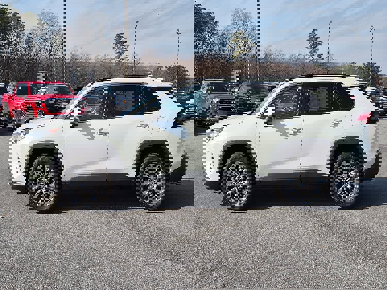 Used 2021 Toyota RAV4 Limited image 5