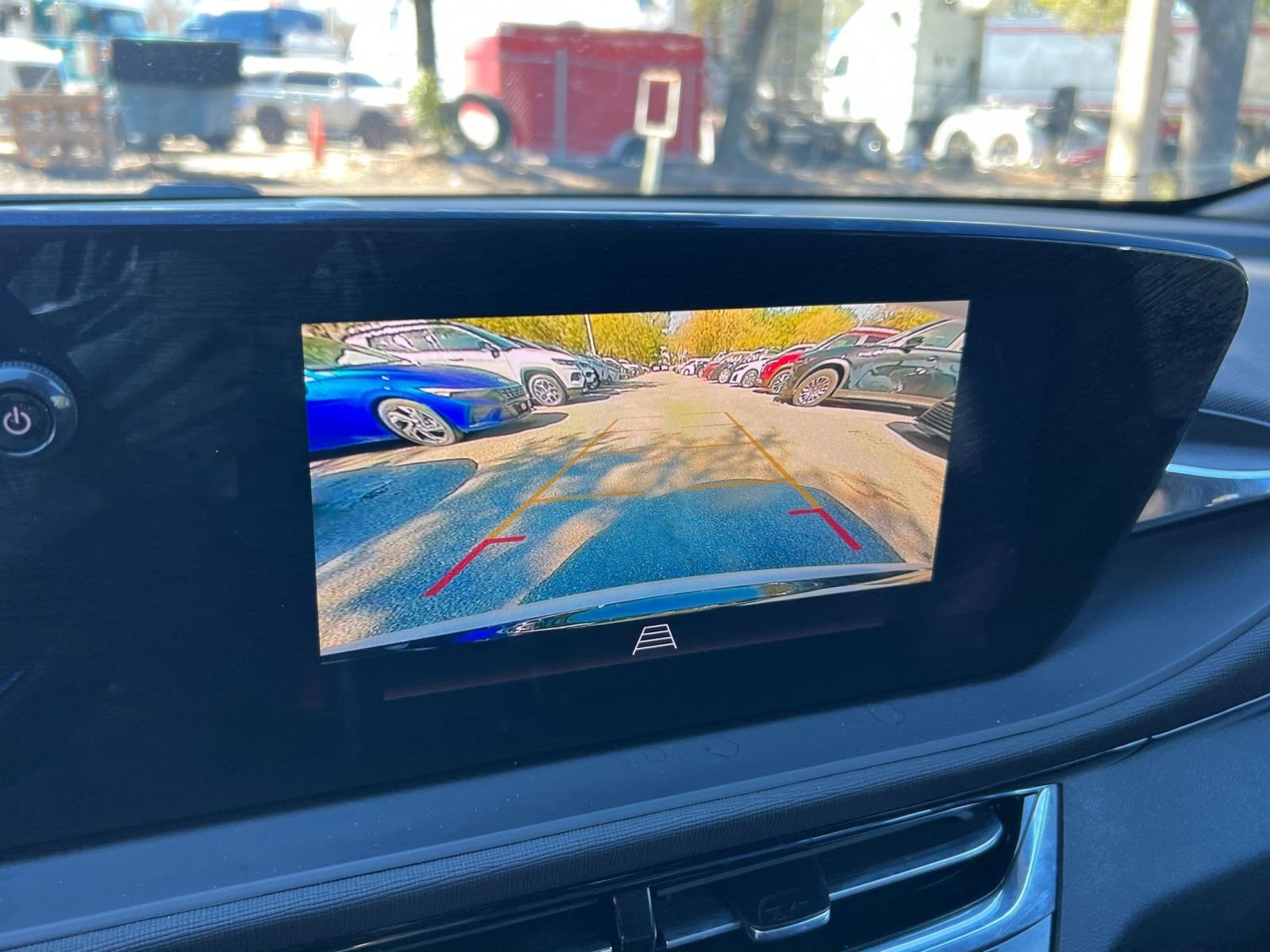 Used 2025 Buick Envista Sport Touring image 21