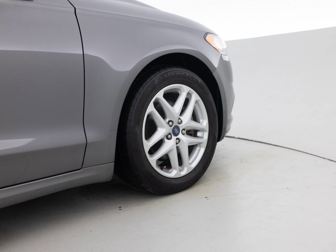 Used 2013 Ford Fusion SE image 18