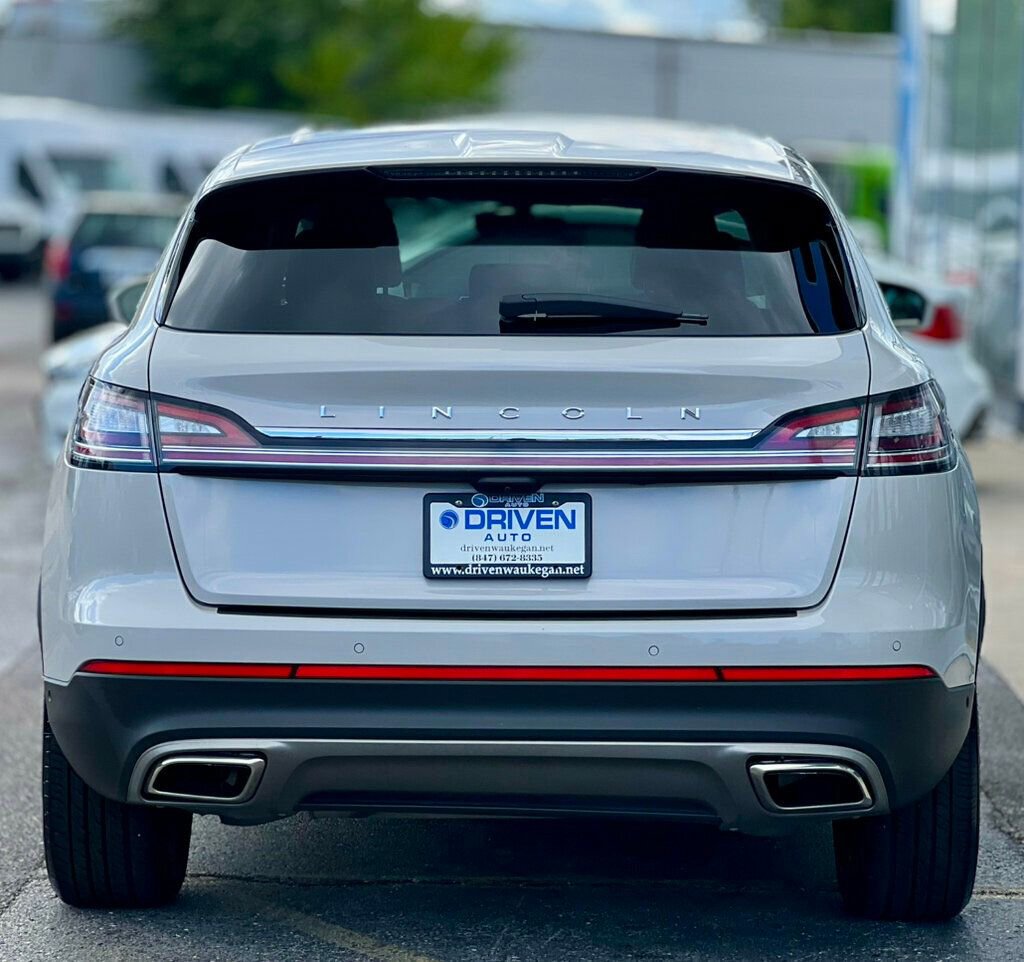 Used 2022 Lincoln Nautilus Reserve w/ Equipment Group 201A image 4