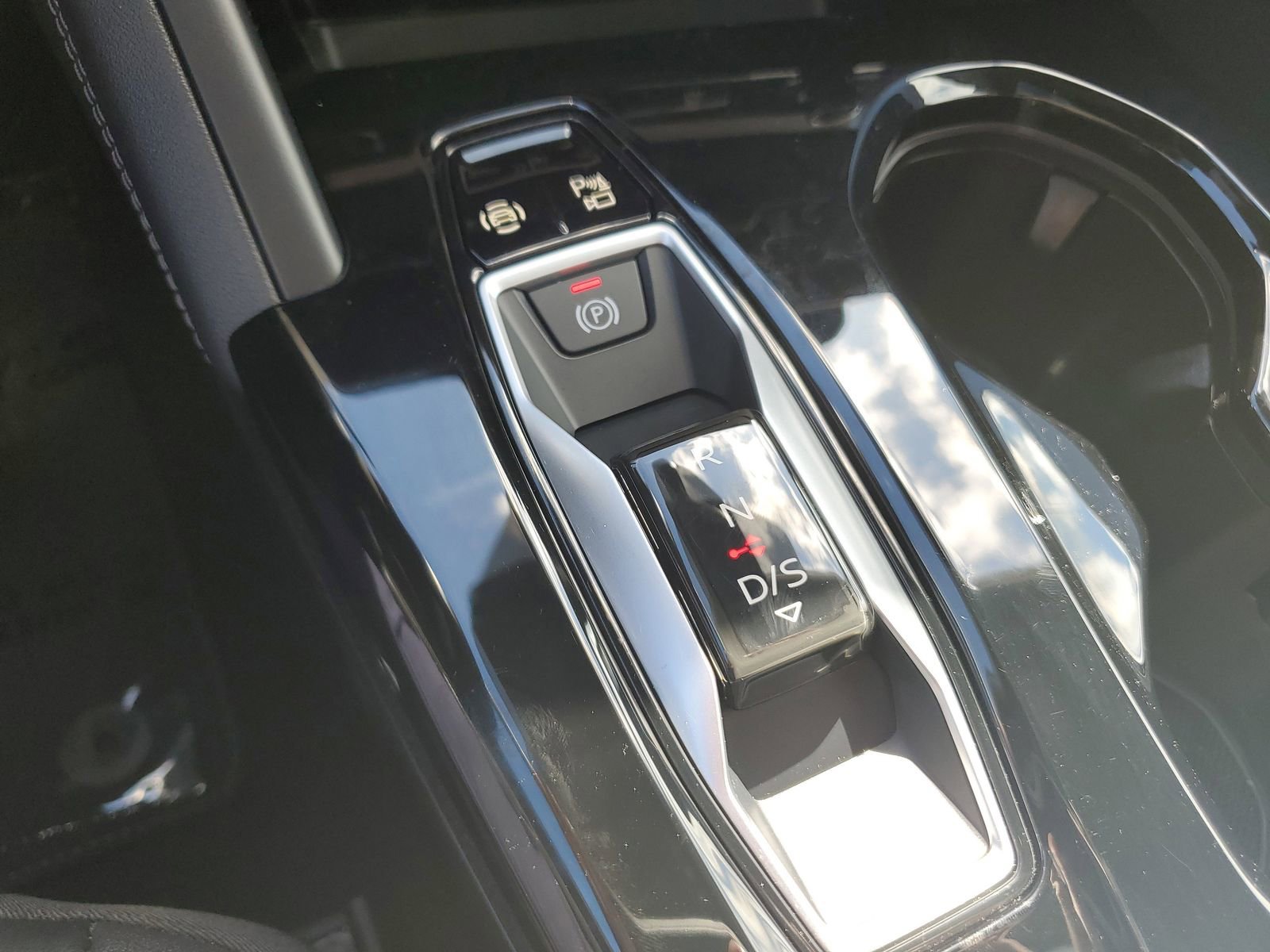 Used 2025 Audi Q5 Premium w/ Convenience Package image 26