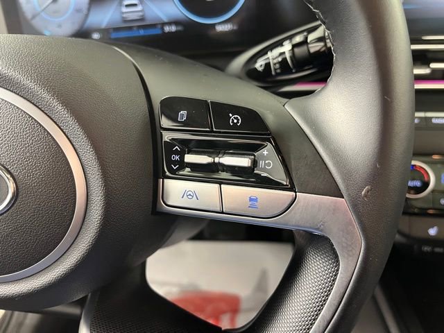 Used 2023 Hyundai Elantra Limited image 22