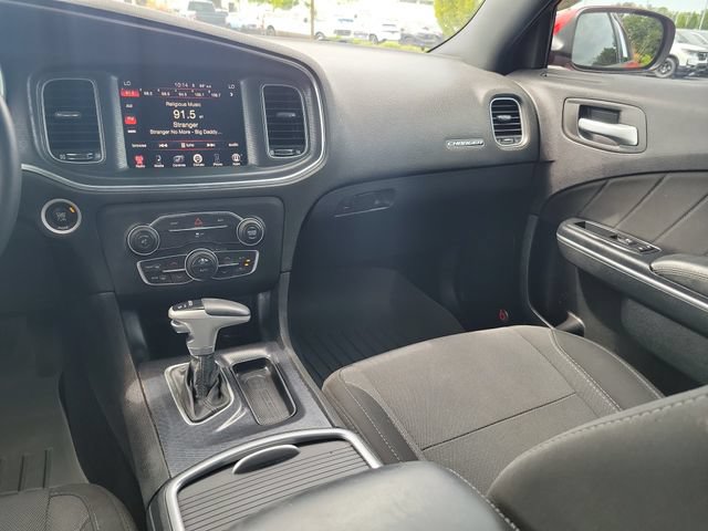 Used 2015 Dodge Charger SXT RWD image 11