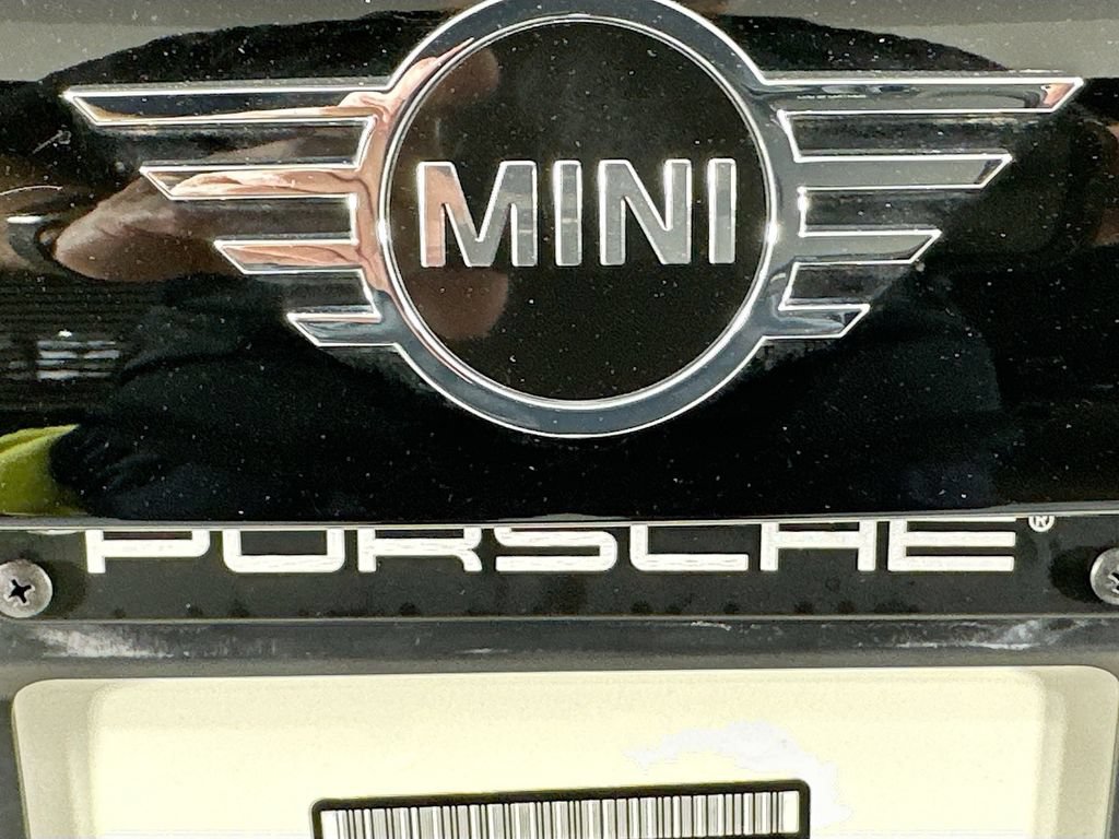 Used 2021 MINI Cooper 2-Door Hardtop FWD image 32
