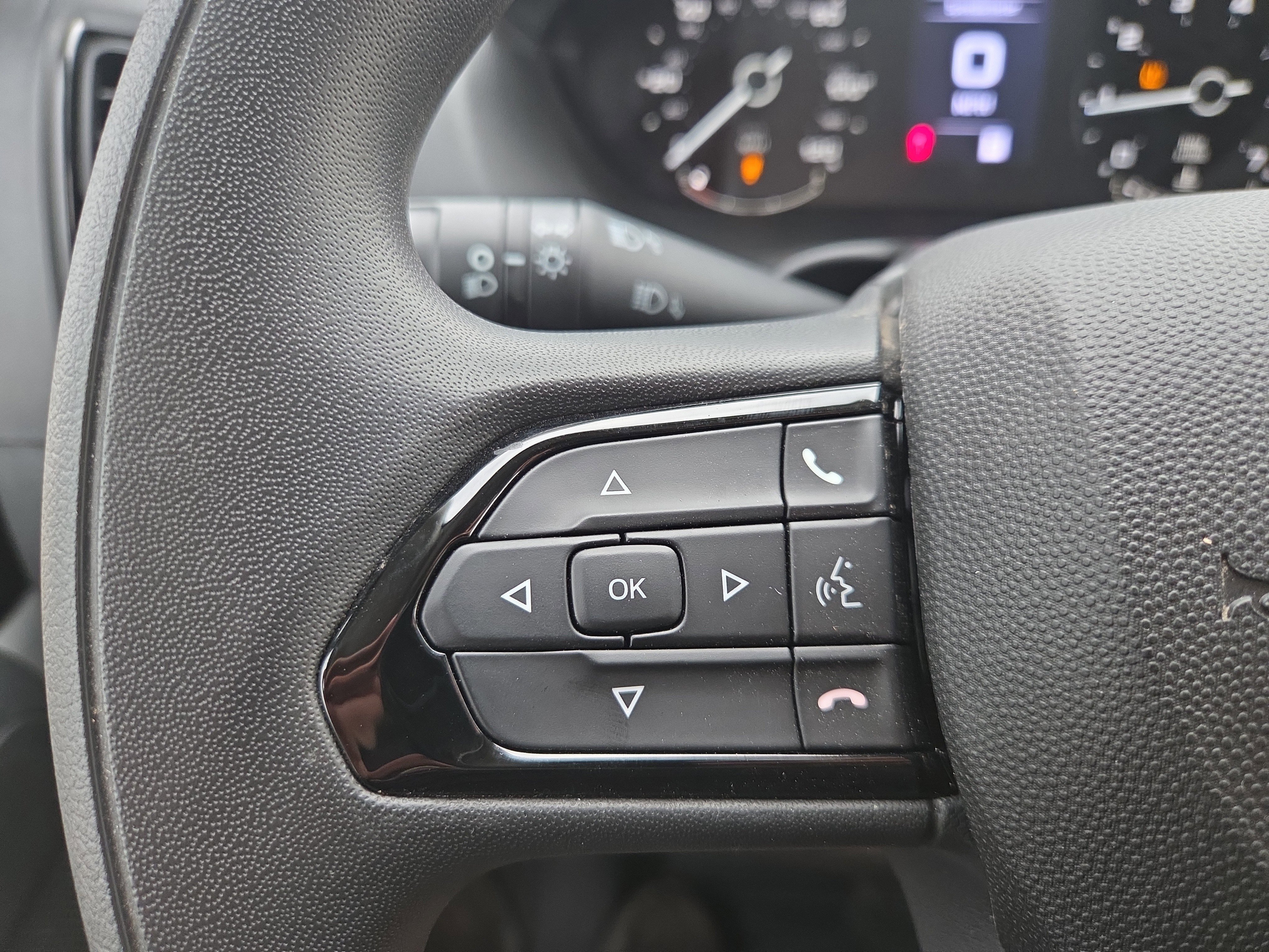 Used 2025 RAM ProMaster 2500 w/ Storage Group image 12