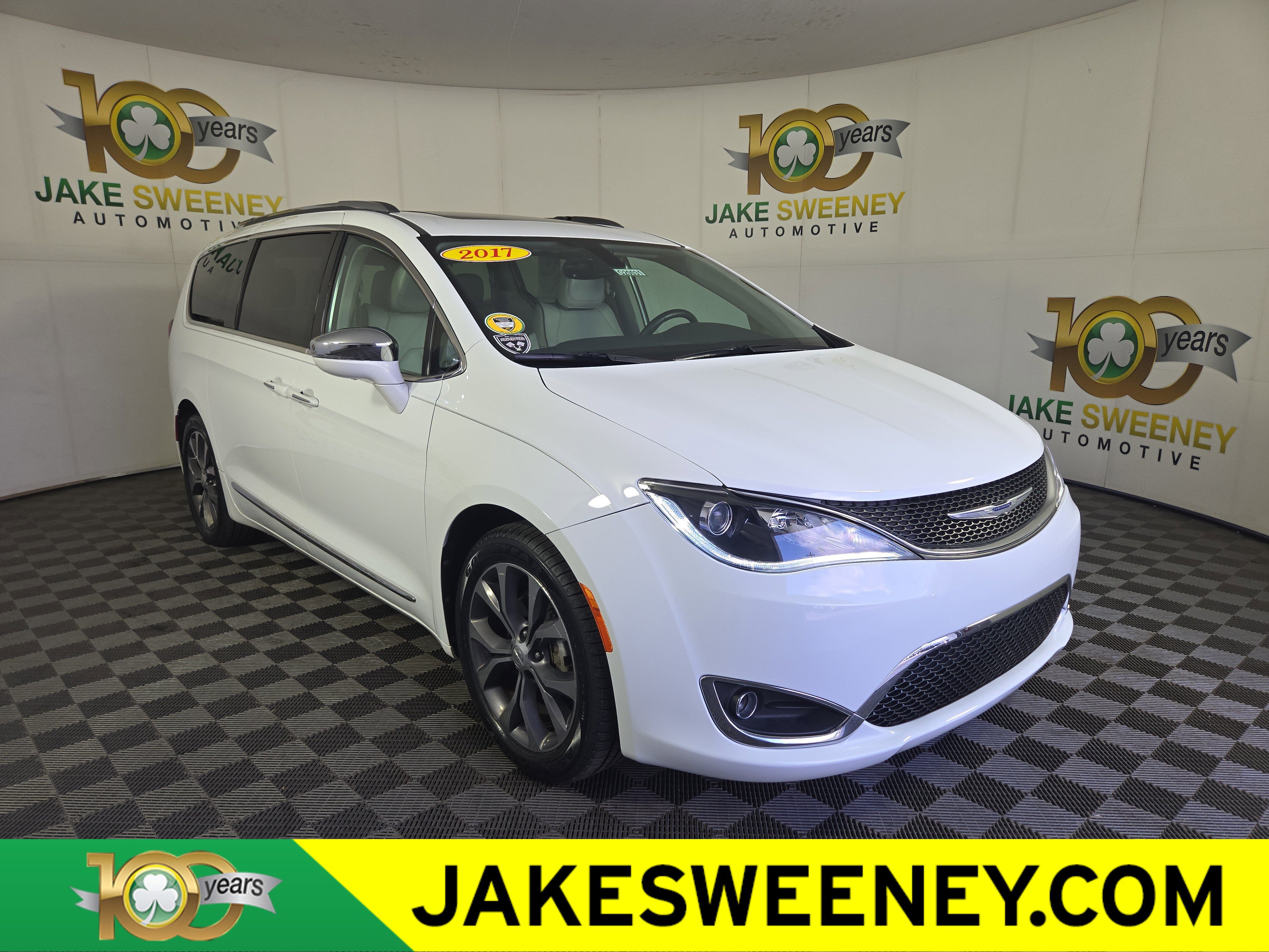 Used 2017 Chrysler Pacifica Limited w/ Tire & Wheel Group