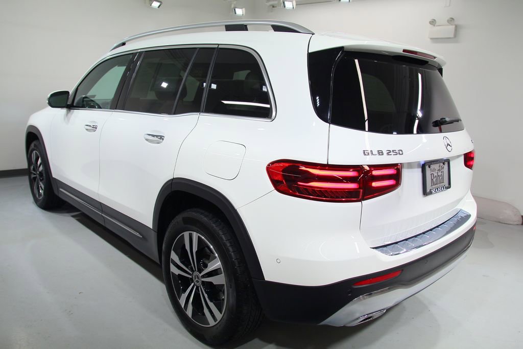Certified 2025 Mercedes-Benz GLB 250 4MATIC image 16