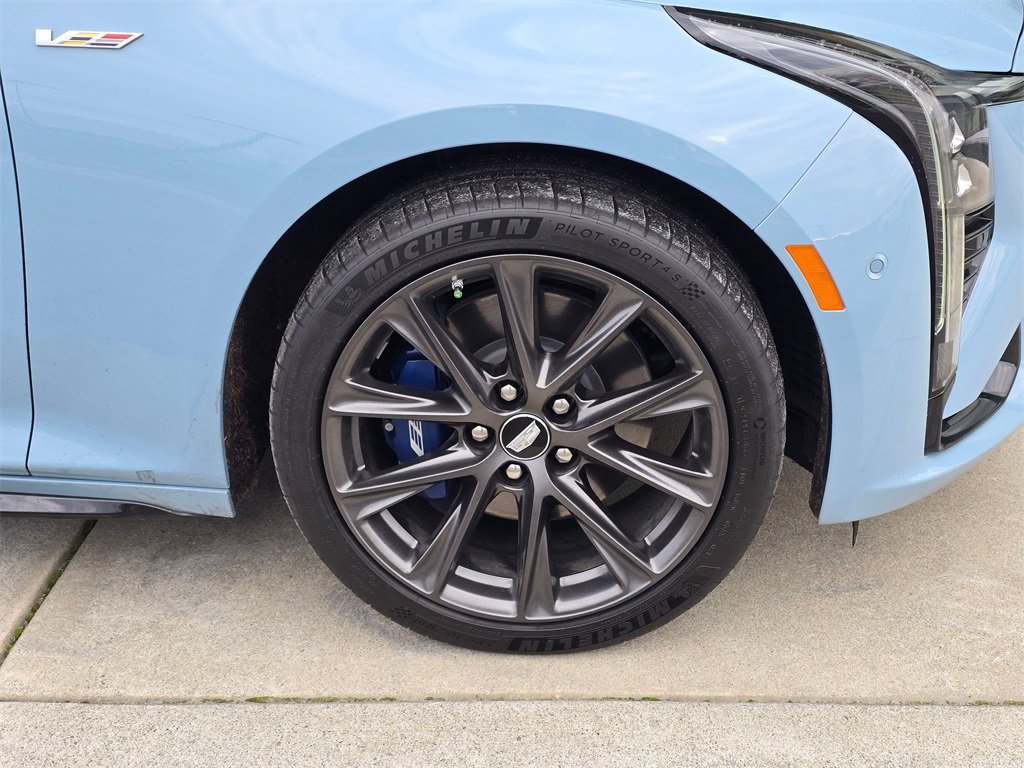 Certified 2025 Cadillac CT5 V image 9