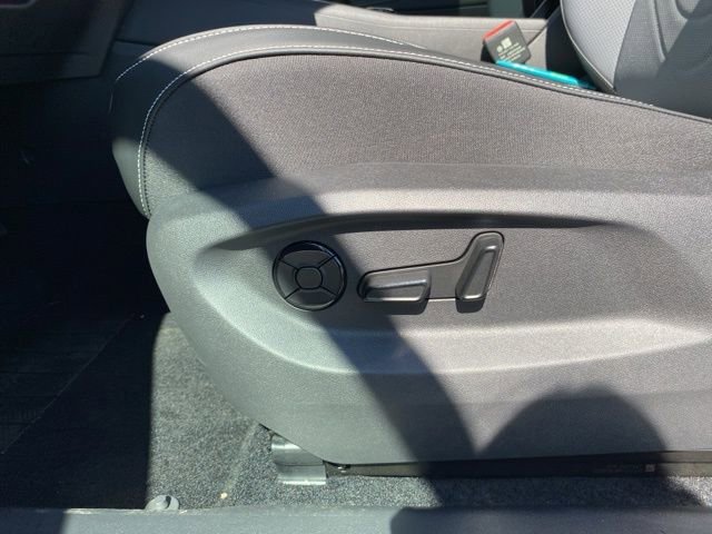 New 2025 Volkswagen Tiguan SE image 26