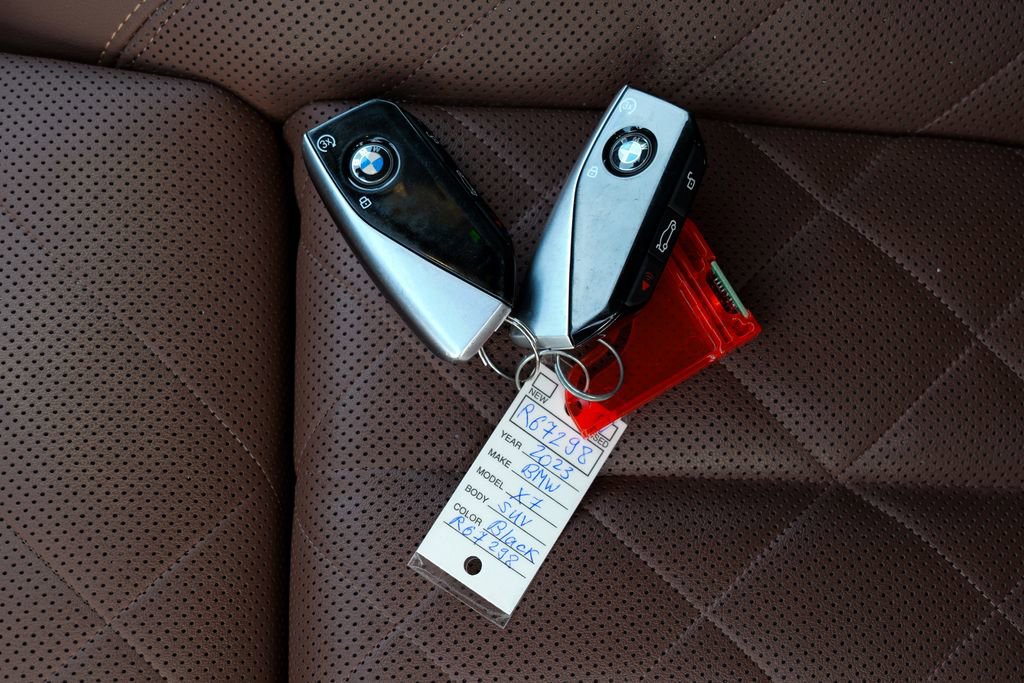 Used 2023 BMW X7 xDrive40i w/ Premium Package image 73