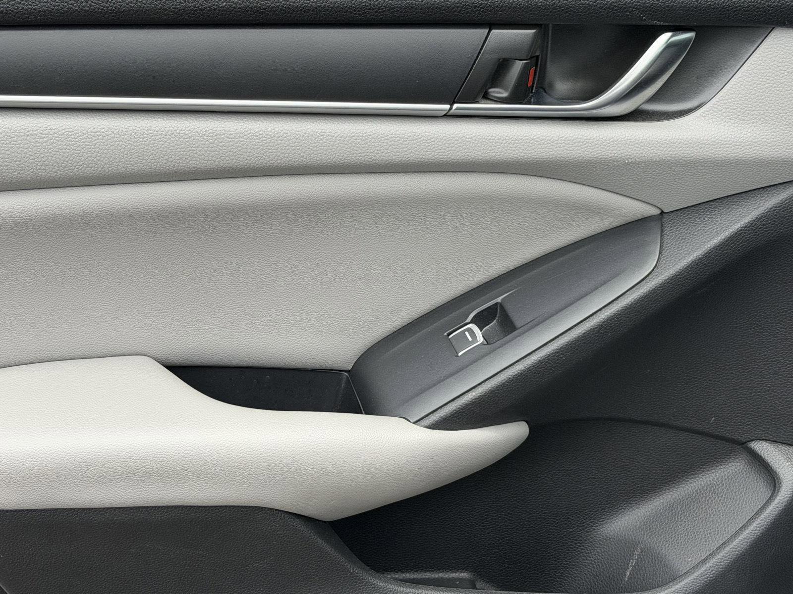 Used 2020 Honda Accord LX image 10