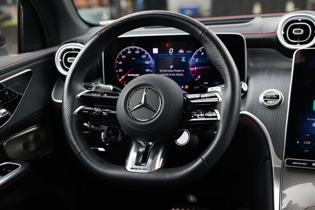 Used 2025 Mercedes-Benz GLC 43 AMG 4MATIC image 31