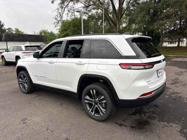 New 2027 Jeep Grand Cherokee Limited AWD/4WD image 4