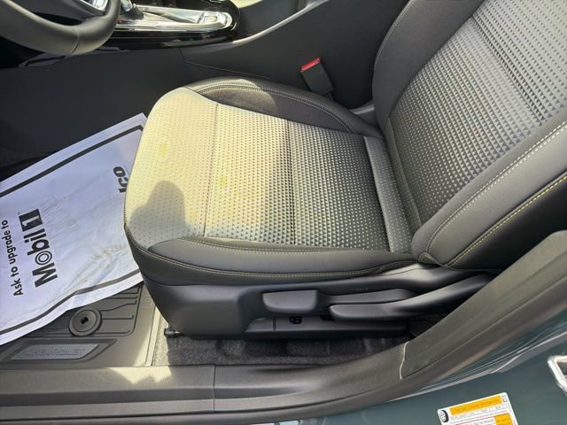 New 2026 Chevrolet Trax LT w/ Midnight Edition FWD image 9