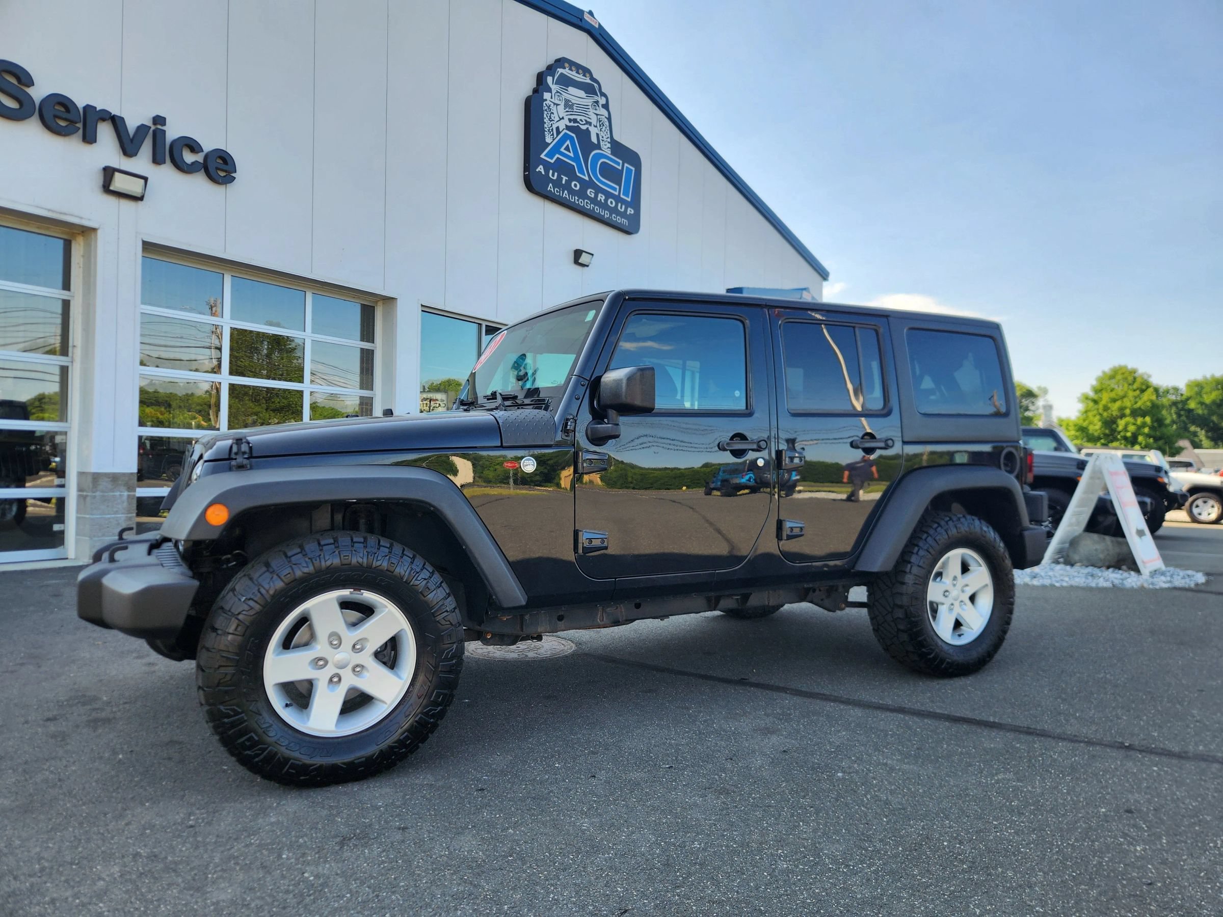 Used 2017 Jeep Wrangler Unlimited Sport w/ Quick Order Package 24S AWD/4WD image 2
