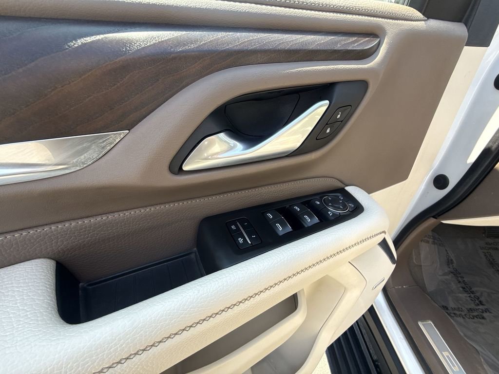 Used 2022 GMC Yukon Denali w/ Denali Premium Package AWD/4WD image 13