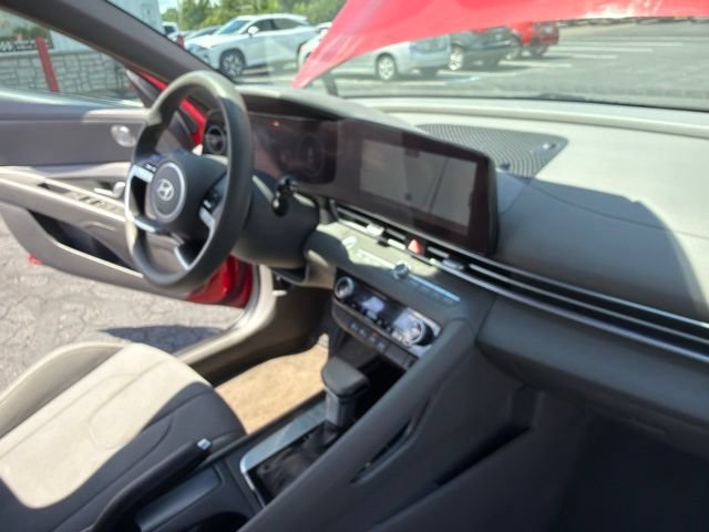 Used 2024 Hyundai Elantra SEL FWD image 23