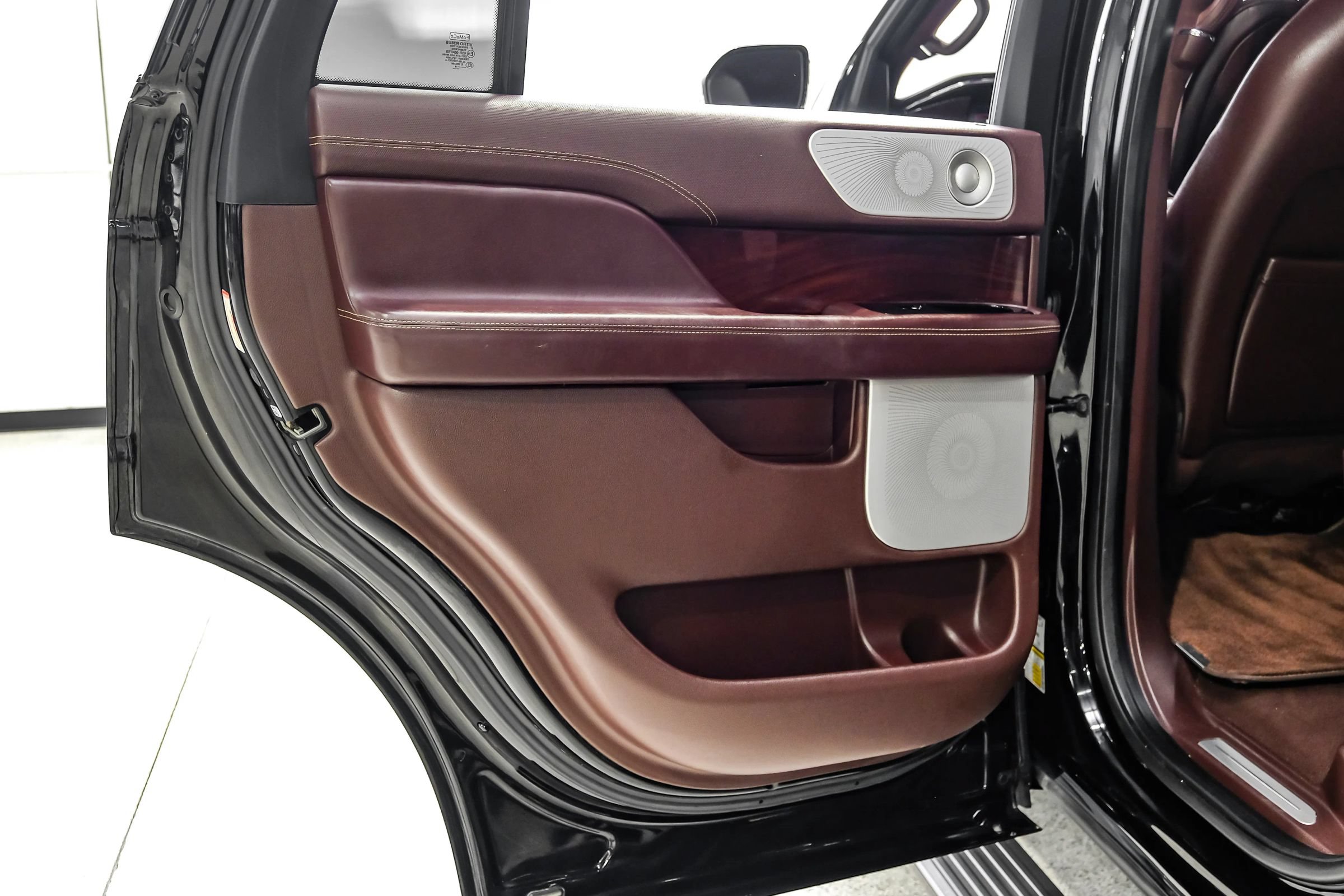 Used 2018 Lincoln Navigator Black Label w/ Cargo Package AWD/4WD image 68