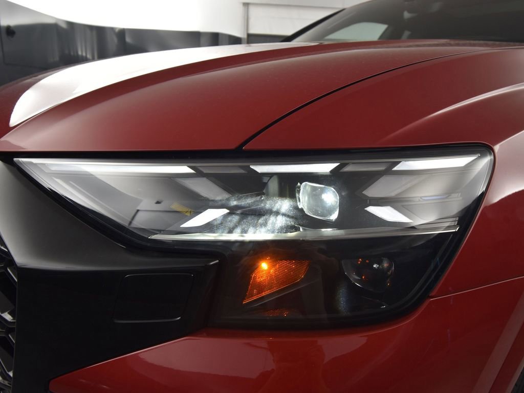 New 2025 Audi RS Q8 performance image 9