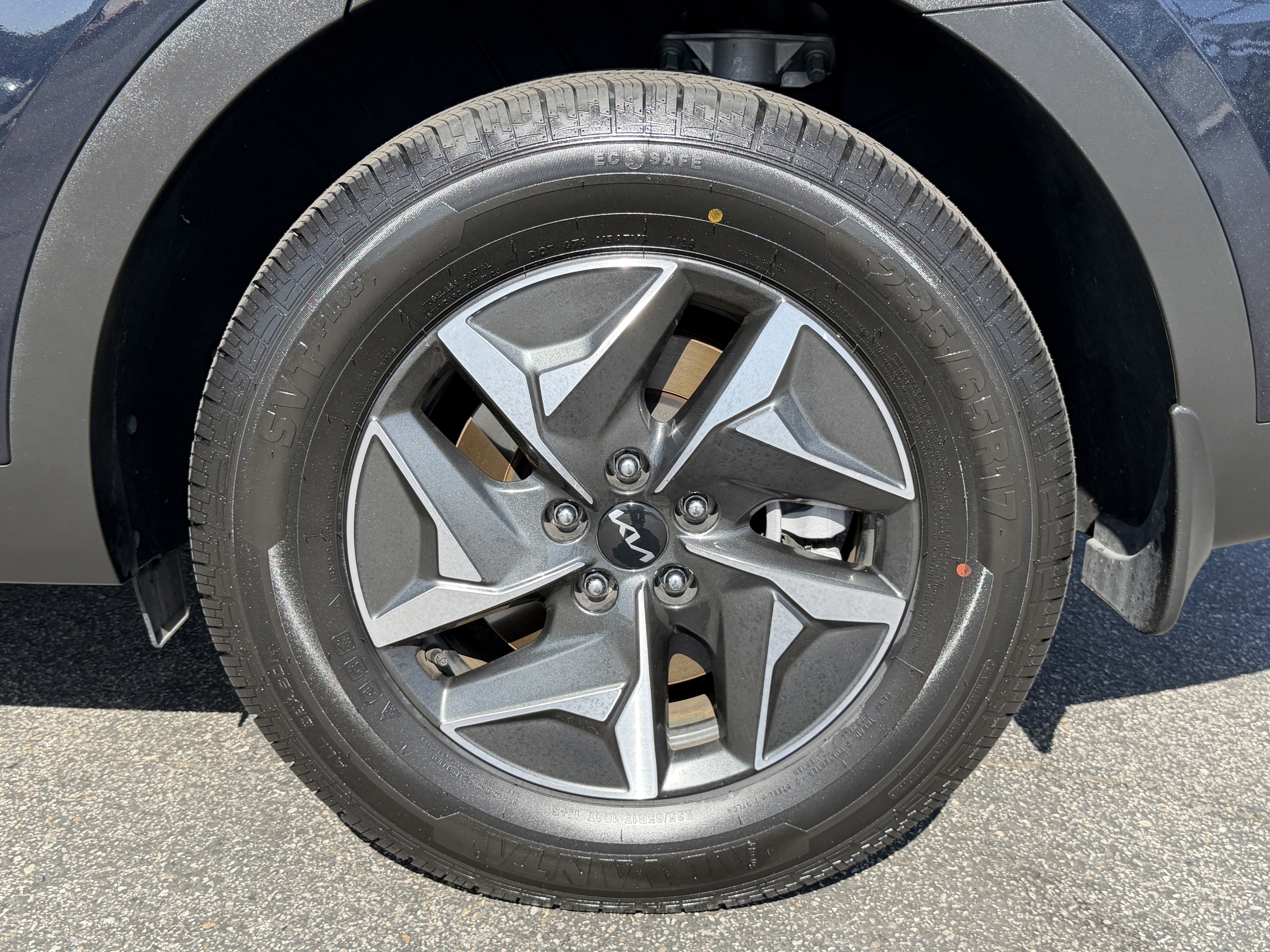 Certified 2023 Kia Sorento EX FWD image 11