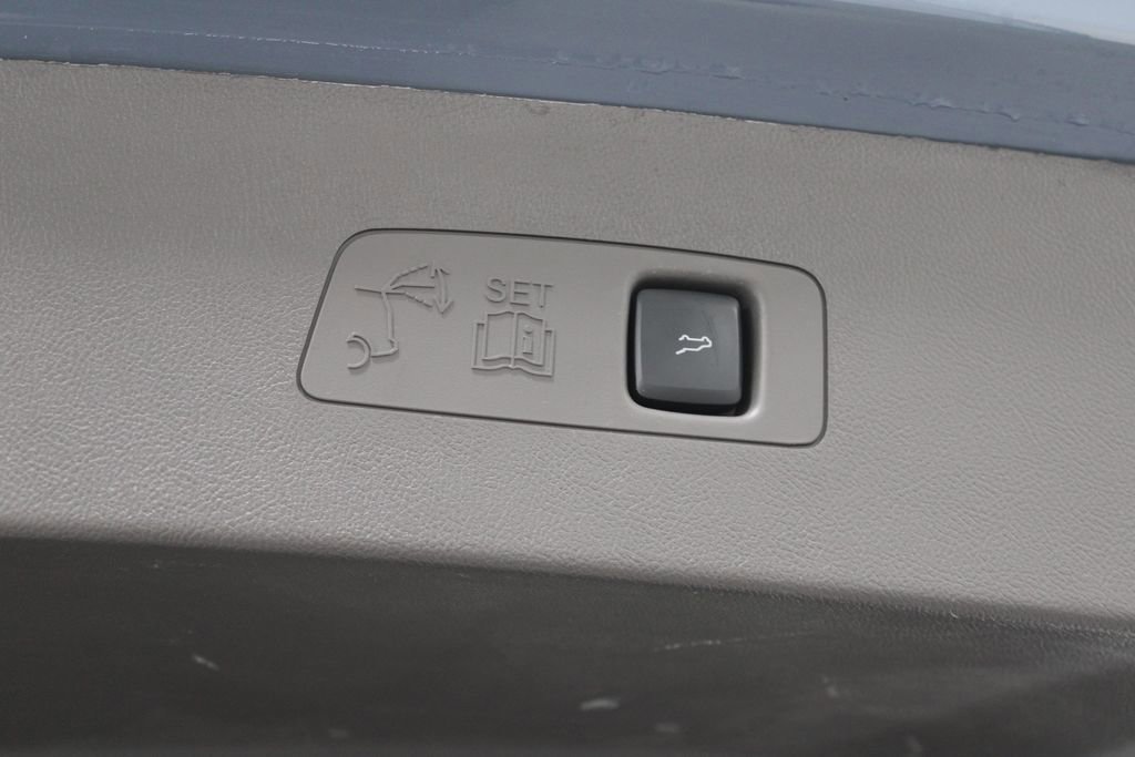 Used 2023 Lincoln Corsair Reserve w/ Equipment Group 201A image 16