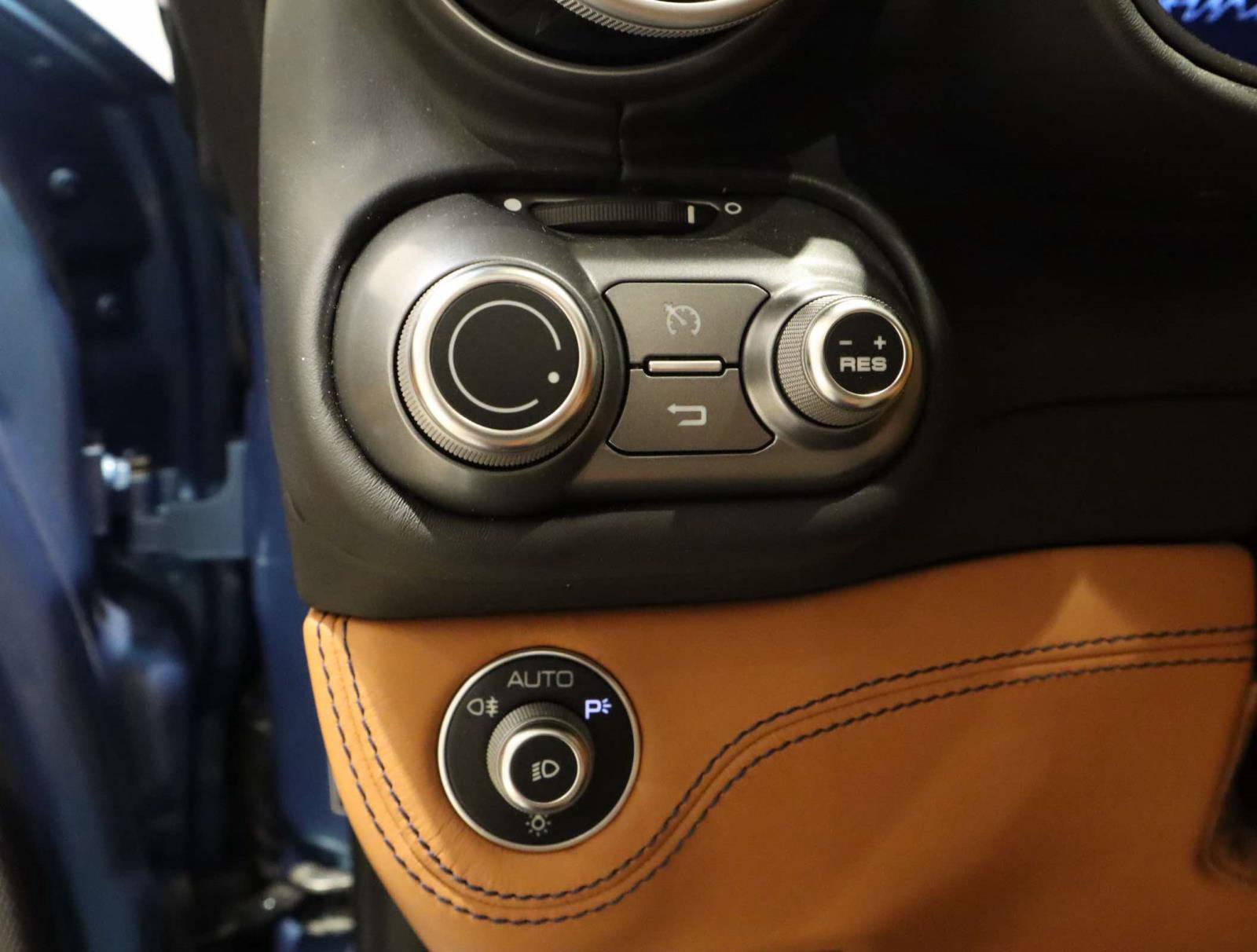 Certified 2022 Ferrari Portofino M image 36