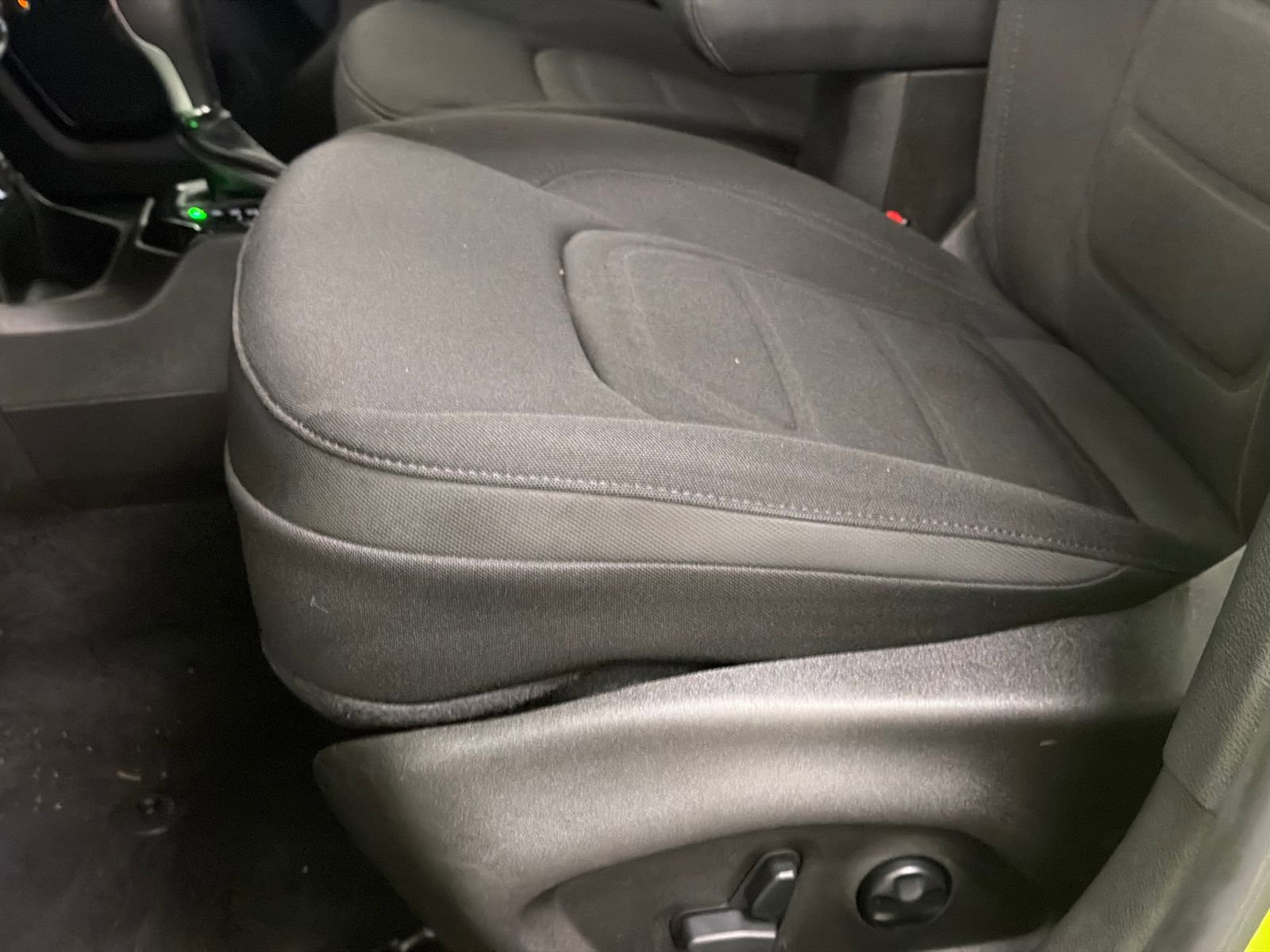 Used 2017 Jeep Renegade Altitude image 15