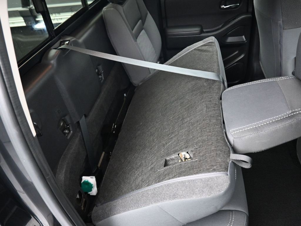 Used 2024 Nissan Frontier SV w/ SV Convenience Package image 40