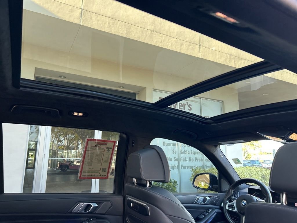 Used 2024 BMW X7 xDrive40i w/ M Sport Package image 32