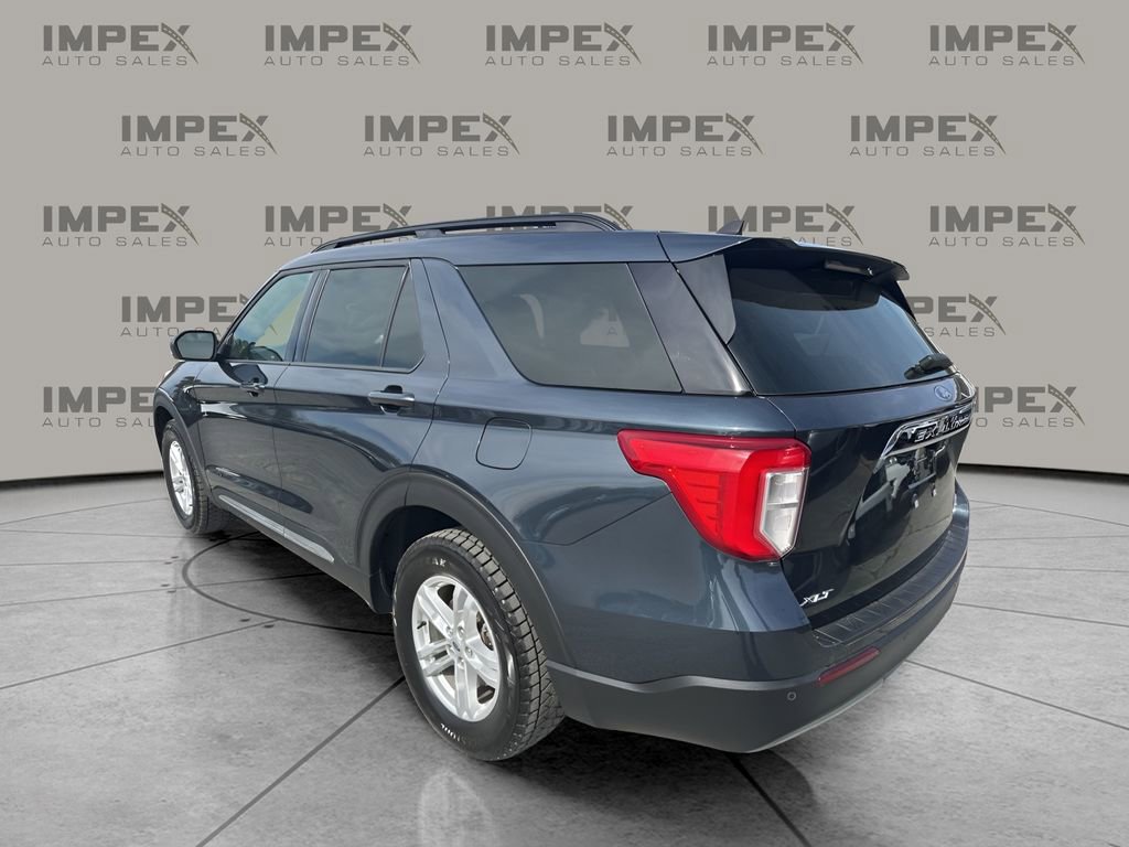 Used 2022 Ford Explorer XLT w/ Equipment Group 202A image 3