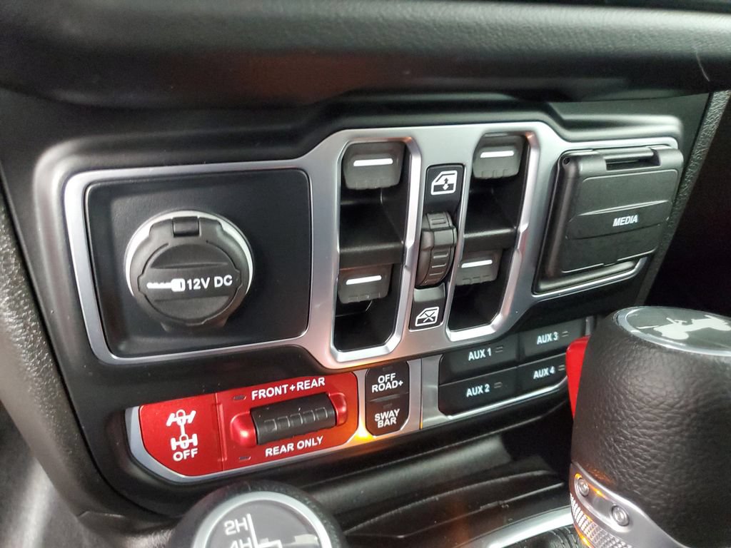 Used 2025 Jeep Wrangler Unlimited Rubicon AWD/4WD image 19