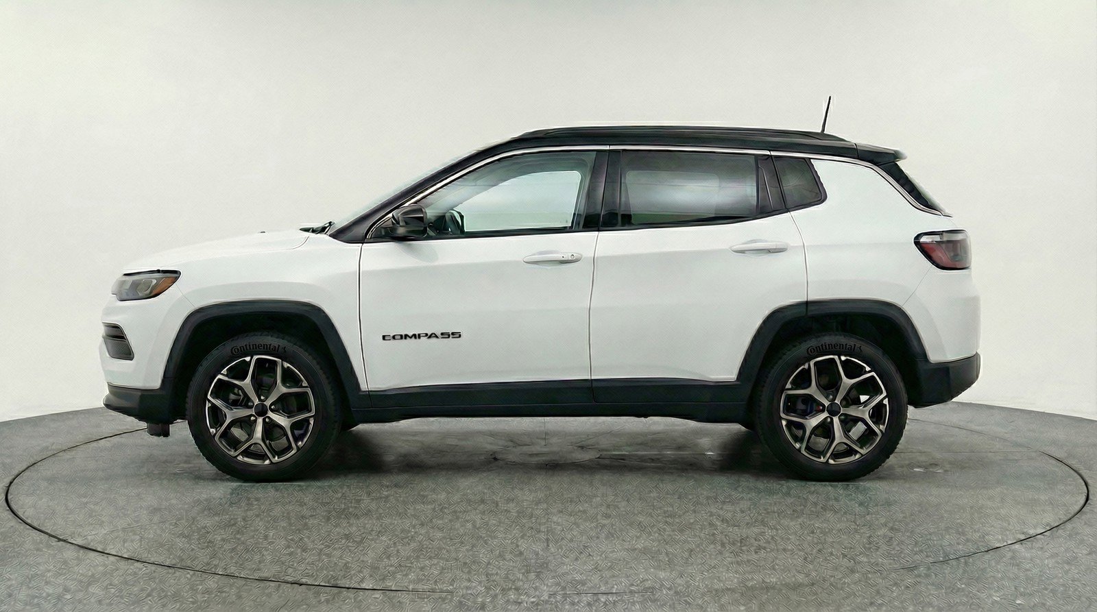 Used 2025 Jeep Compass Limited image 5