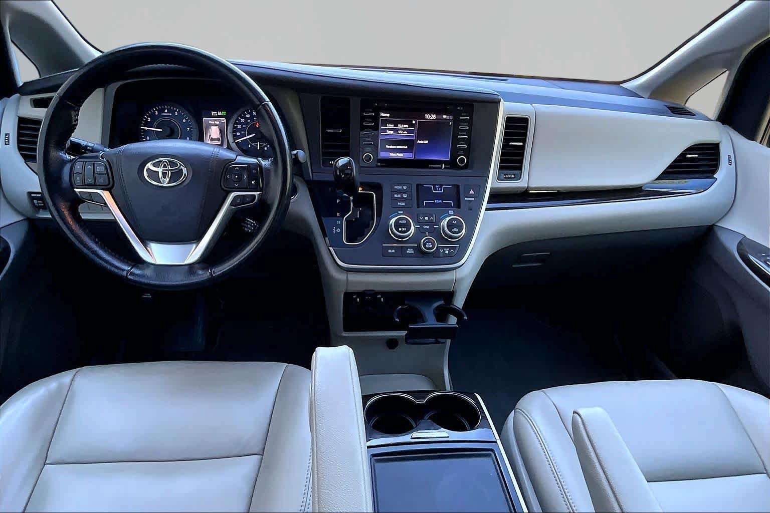 Used 2020 Toyota Sienna XLE FWD image 16