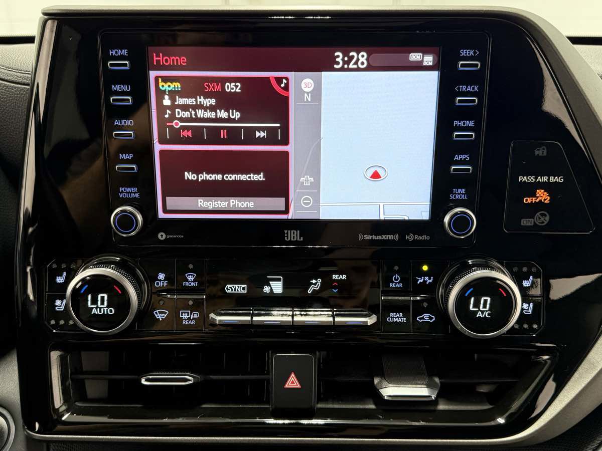 Used 2021 Toyota Highlander Limited image 22