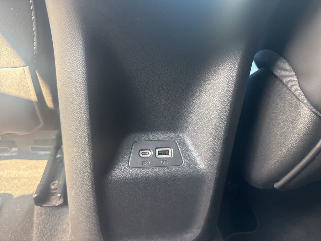 Used 2023 Buick Envision Essence image 20