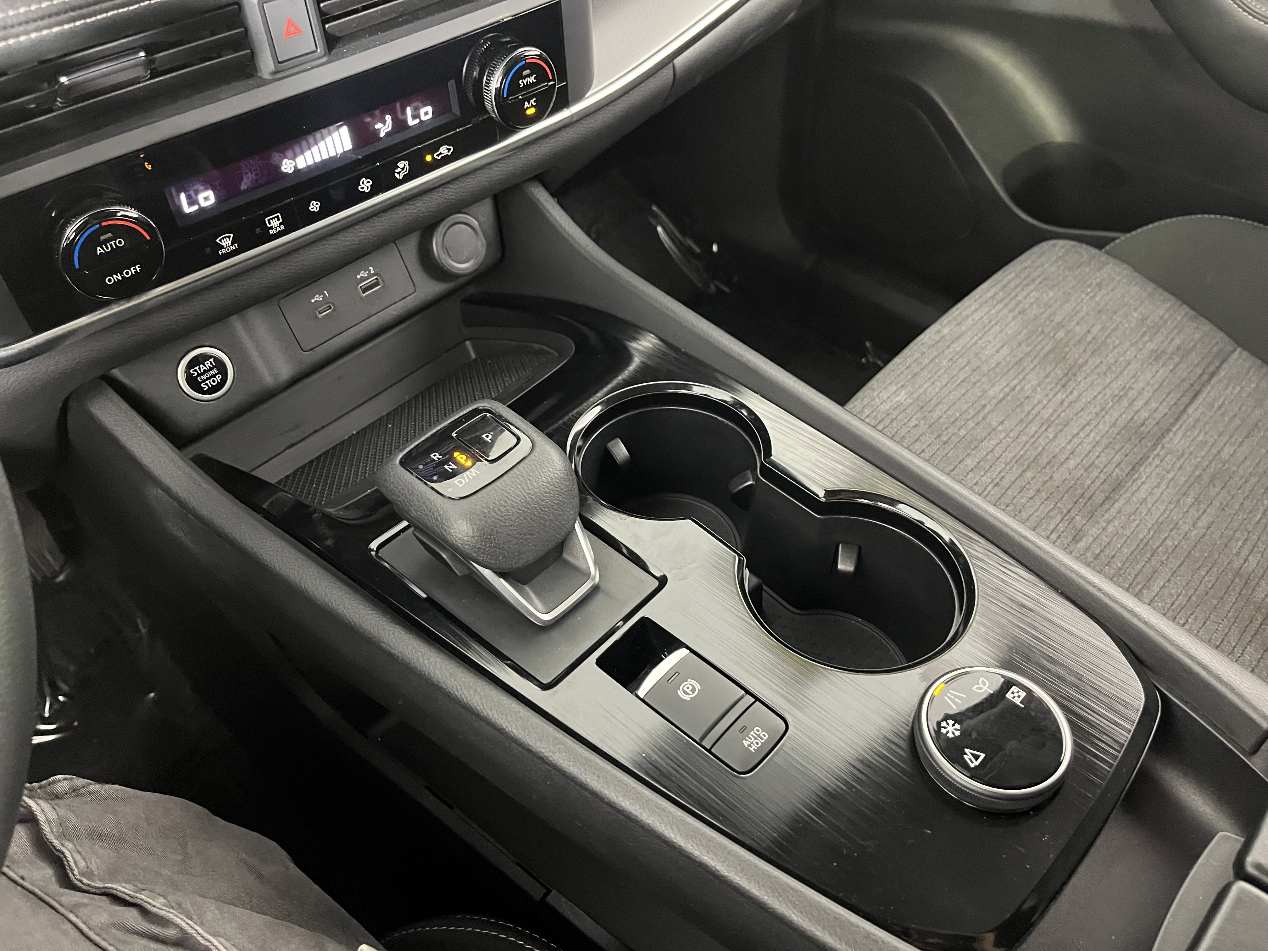 Used 2023 Nissan Rogue SV image 23