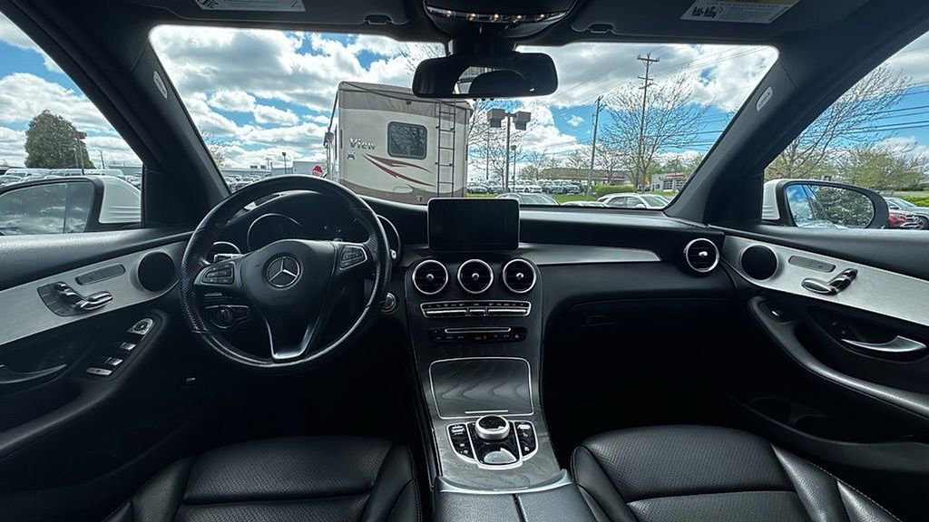 Used 2019 Mercedes-Benz GLC 300 4MATIC image 23