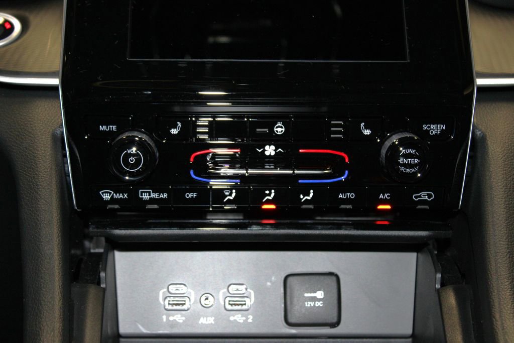 New 2025 Jeep Grand Cherokee Altitude image 19