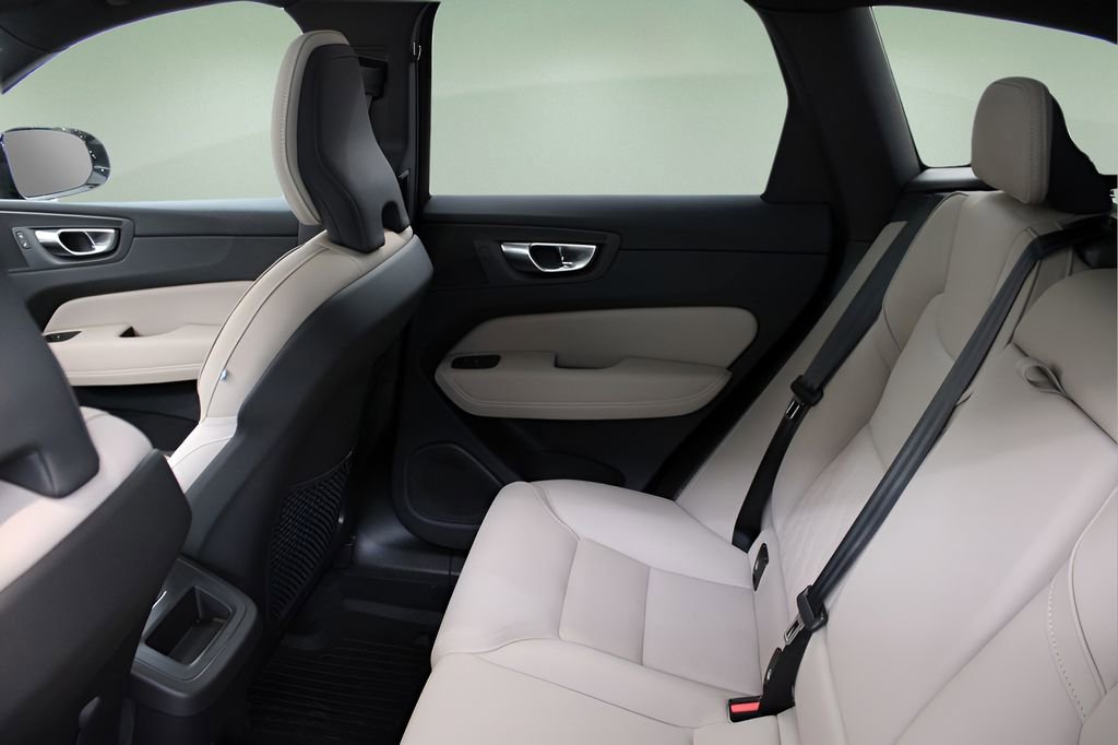 New 2026 Volvo XC60 B5 Core w/ Protection Package Premier image 27