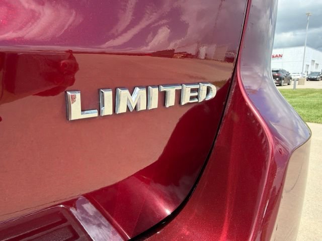 Used 2019 Jeep Grand Cherokee Limited w/ Trailer Tow Group IV AWD/4WD image 12