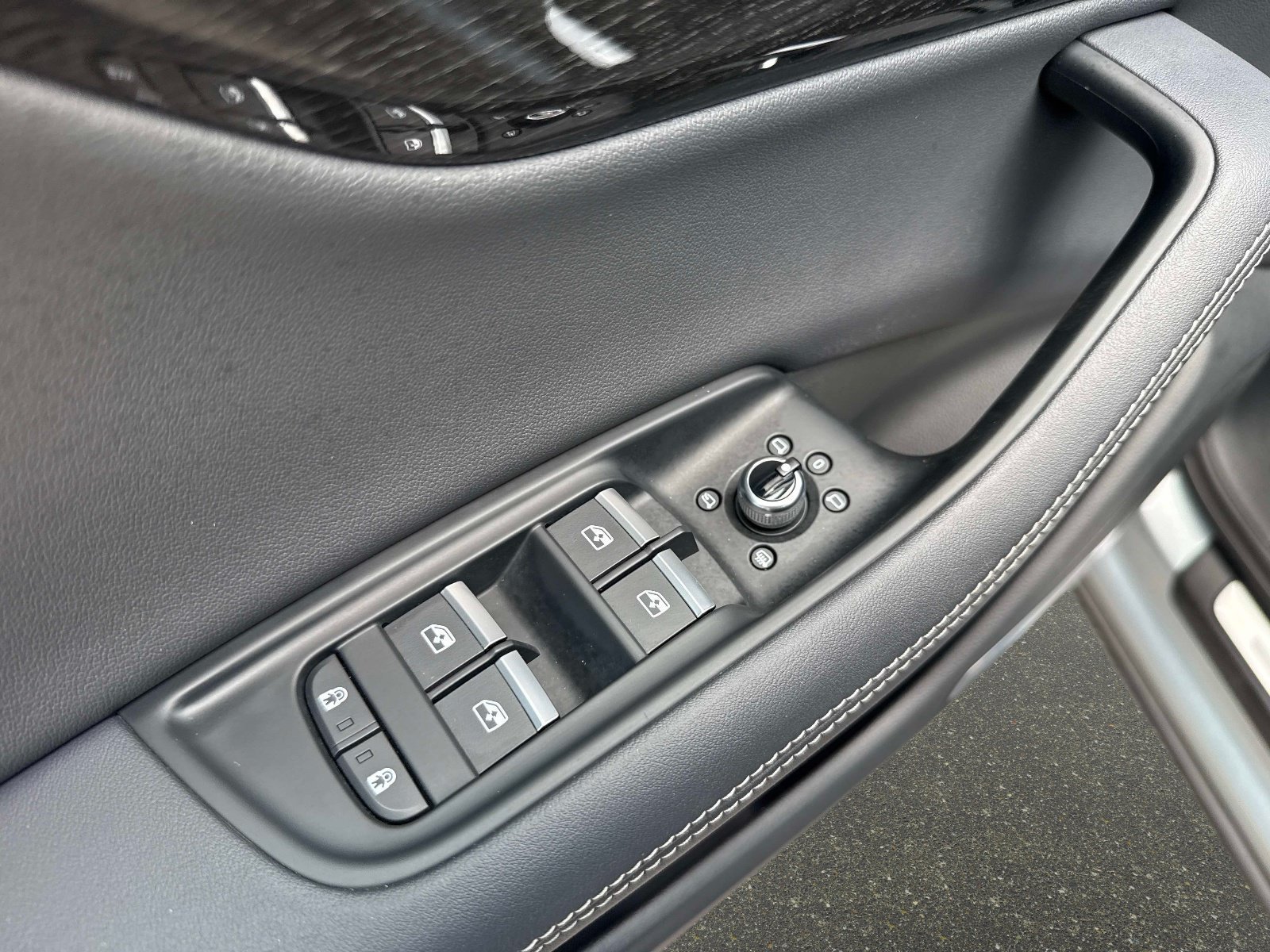Certified 2025 Audi Q7 3.0T Premium Plus AWD/4WD image 19