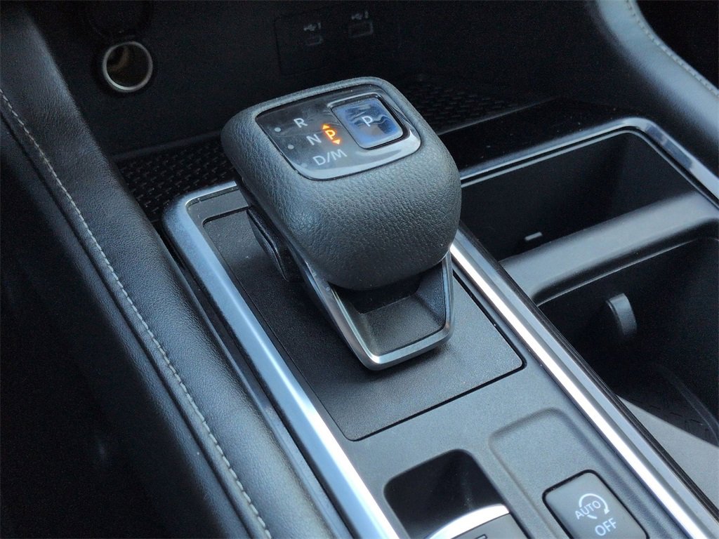 Used 2022 Nissan Pathfinder SV image 11