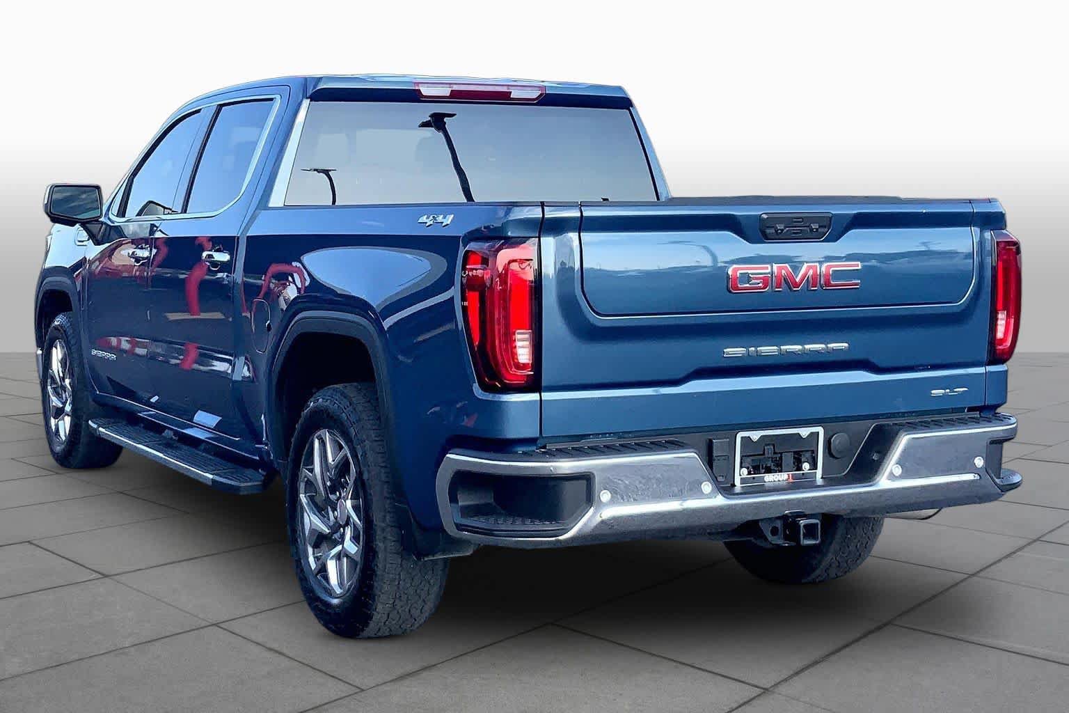 Used 2024 GMC Sierra 1500 SLT w/ SLT Convenience Package AWD/4WD image 12